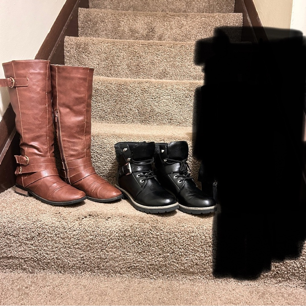 Woman's boots bundle size 7.5